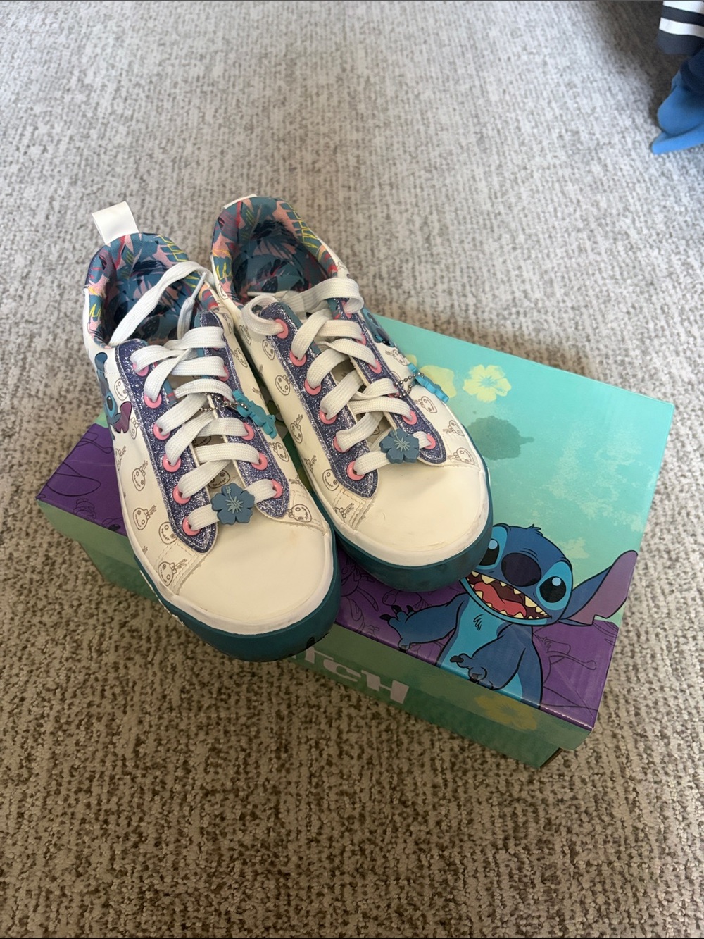 Disney White and Teal Lilo & Stitch Kids Lace-Up Sneakers